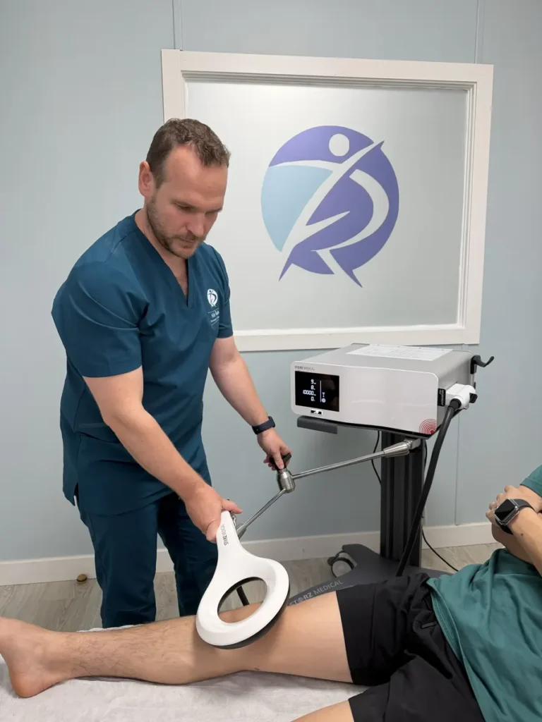 Tratamiento con Magnetolith (EMTT) en la rodilla en Fisioterapia Kiko Rubio, Mérida